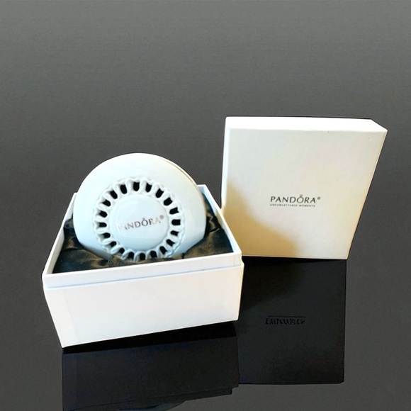 Pandora Jewelry - PANDORA UNFORGETTABLE MOMENTS CERAMIC JEWELRY BOX